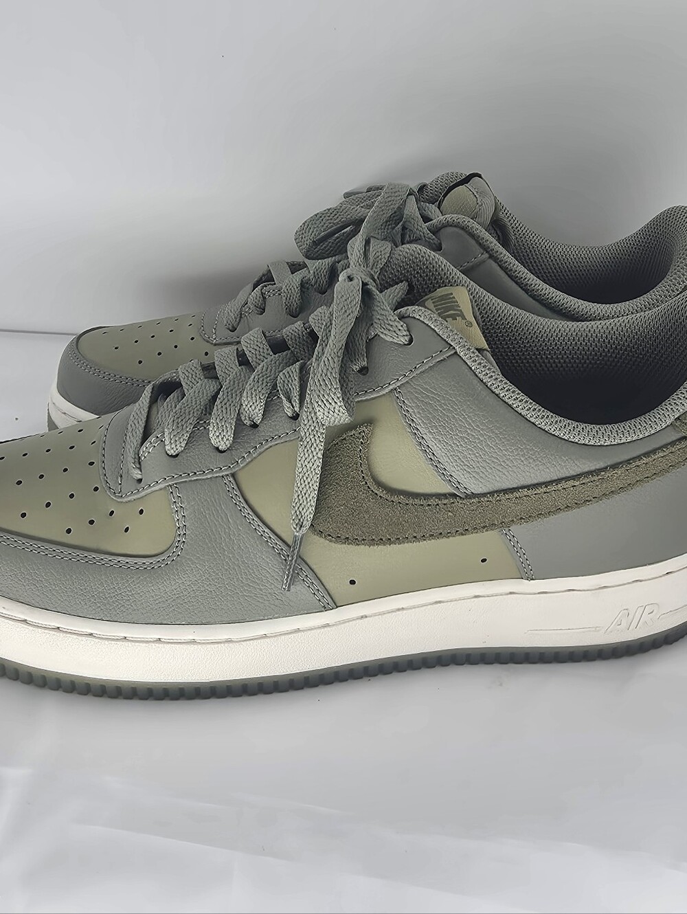 Nike Air Force 1 '07 LV8 Low Dark Stucco Medium Olive FJ4170-002 Men's Size 10.5